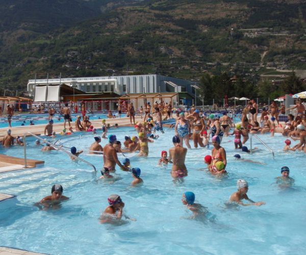Foto di archivio - Piscina scoperta di Aosta