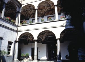 Il loggiato di Palazzo Roncas