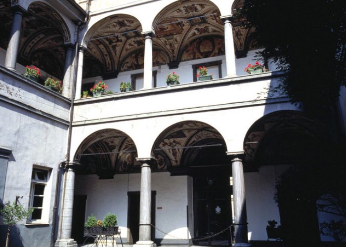 Il loggiato di Palazzo Roncas