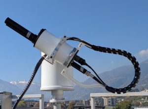 Lo strumento “Pandora” sul tetto dell’Arpa Valle d’Aosta Lo strumento "Pandora" sul tetto dell'Arpa Valle d'Aosta