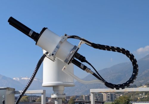 Lo strumento “Pandora” sul tetto dell’Arpa Valle d’Aosta Lo strumento "Pandora" sul tetto dell'Arpa Valle d'Aosta