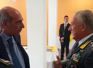 Il procuratore capo Fortuna e il comandante generale della GdF Toschi.