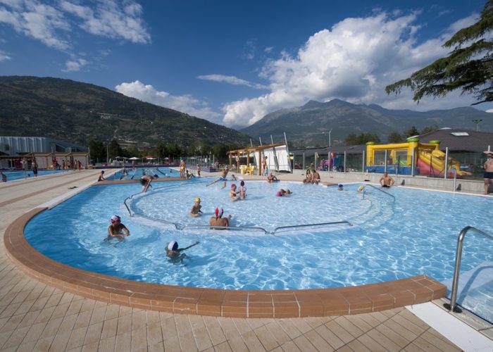 La piscina scoperta di Aosta