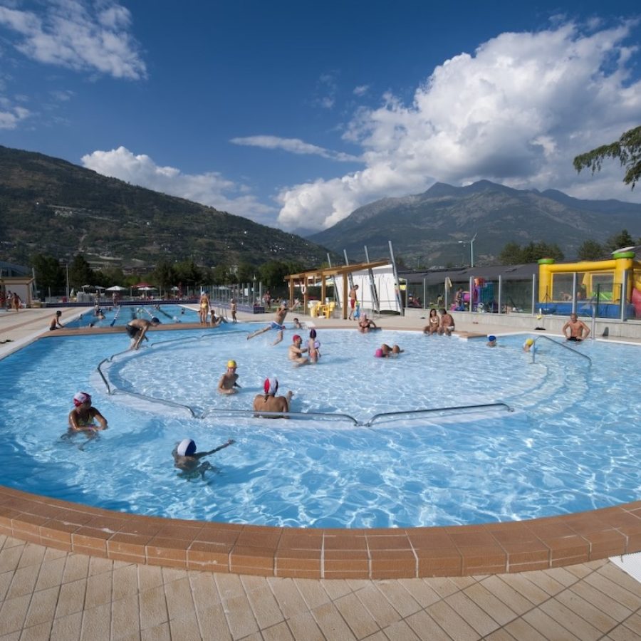 La piscina scoperta di Aosta