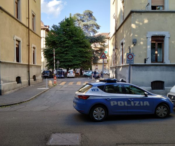 La Polizia al quartiere Cogne (foto di archivio).