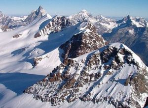 Monte Polluce (in primo piano) ripreso dal monte Castore - Wikipedia