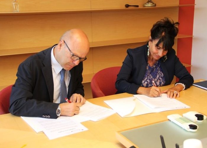 Firma dell'accordo tra Agenzia Dogane e Chambre