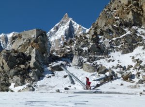 Pulizia ghiacciaio del Monte Bianco