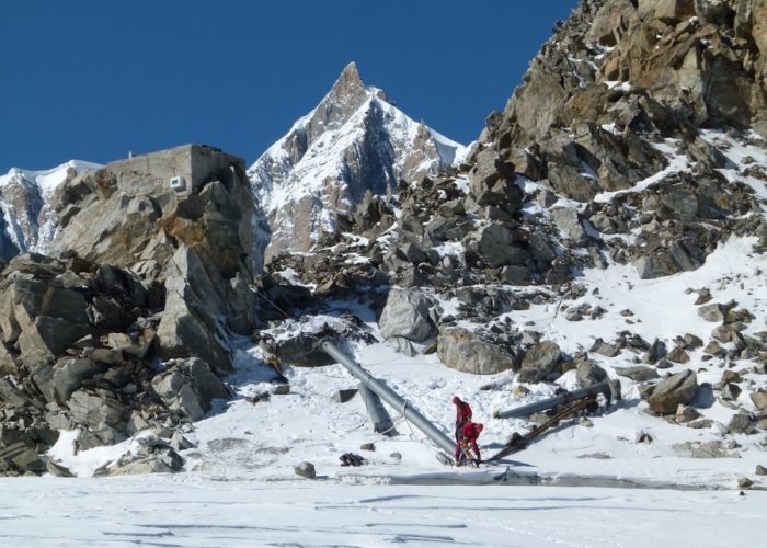 Pulizia ghiacciaio del Monte Bianco