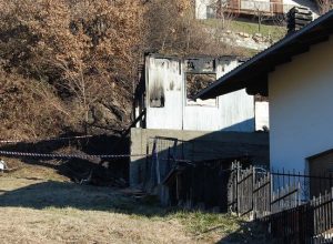 Il luogo dell'incendio a Quart