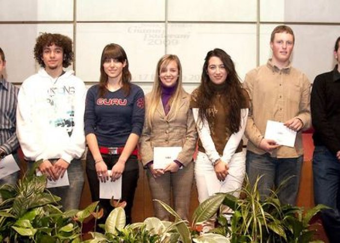 I 9 ragazzi premiati con le borse di studio alla memoria di Gianni Padovani