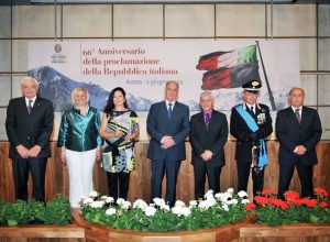 Il Presidente Rollandin con gli insigniti