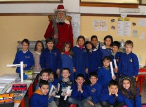 Rhémy de Noël con i bimbi delle elementari