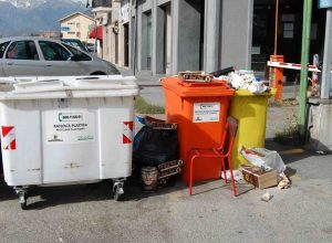 Rifiuti in Via Carrel