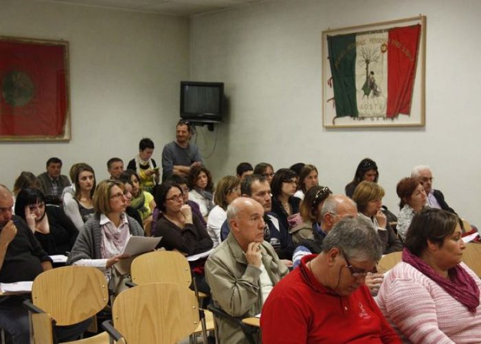 L'assemblea degli assistenti alle manifestazioni alla Cgil