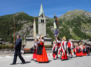 Processione in costume Gressoney