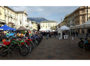 Moto in piazza - Piazza Chanoux