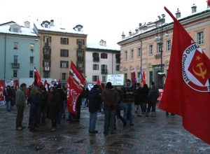 Pochi presenti in piazza Chanoux per lo sciopero