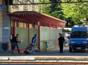 La Scientifica si allontana con i resti del falso ordigno.