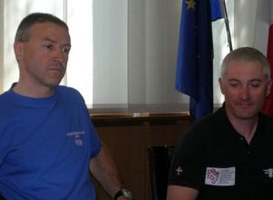 da sx Massimo Denarier presidente del Sap vda e Maurizio Ferrero skipper della spedizione valdostana