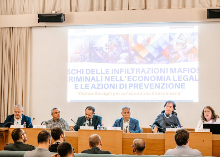 tavolo relatori istituzioni