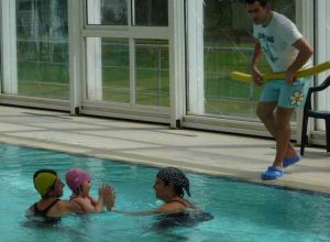 Un momento della terapia in acqua