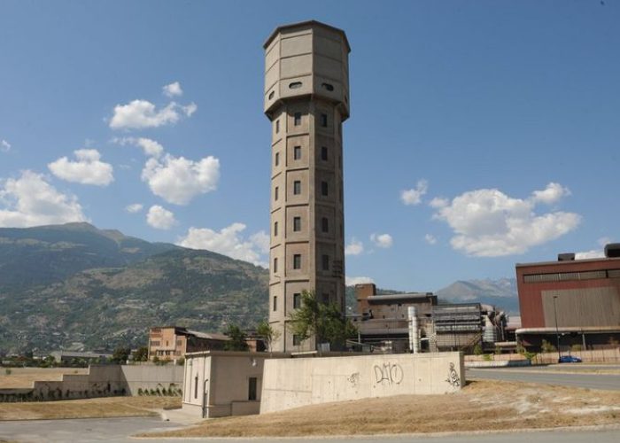 La torre piezometrica dell'ex-area cogne