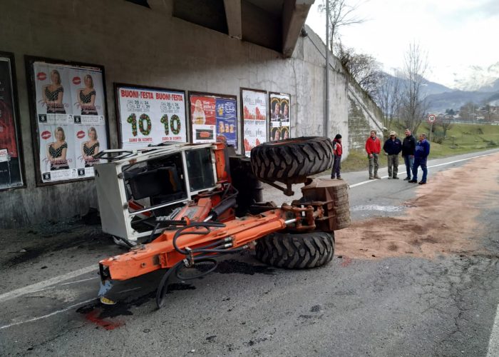 incidente trattore