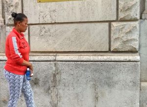 Shintaye Tadesse lascia il Tribunale al termine dell'udienza.