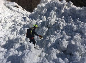 Il sopralluogo sulla slavina caduta in val di Rhêmes.