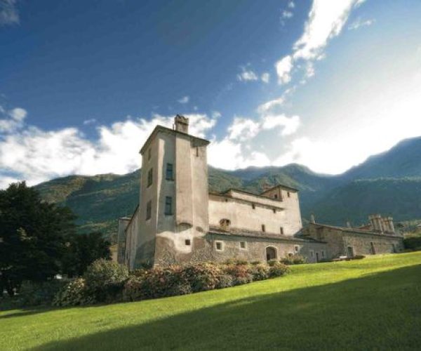 Castello Issogne esterno - ph. Metro Studio Associati