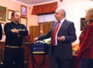 Consegnati i nuovi defibrillatori, pronti a salvare vite
