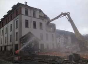 Caserma Testafochi, la demolizione della palazzina Zerboglio