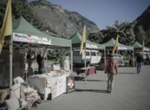 Marché de la terre et de l'artisanat