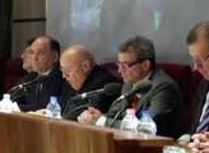 Conferenza di fine anno tra bilanci e indirizzi regionali per il futuro della Valle d’Aosta