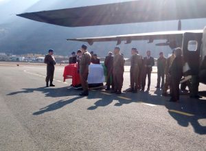 L'arrivo in aeroporto del feretro del maggiore Giuseppe "Pippo" Parisi.