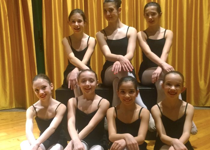 Le sette ragazze valdostane dell'Ecole et Conservatoire de Danse di Ellada Mex che si esibiranno allo Youth America Grand Prix